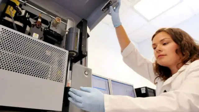 أحد الاختبارين يعمل على تحديد التحور في خلايا الدم الحمراء بسبب السرطان