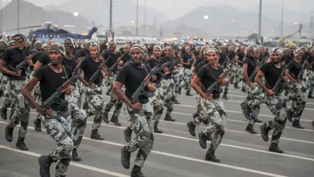 مانور حفظ امنیت مراسم حج در حضور ولیعهد سعودی برگزار شد