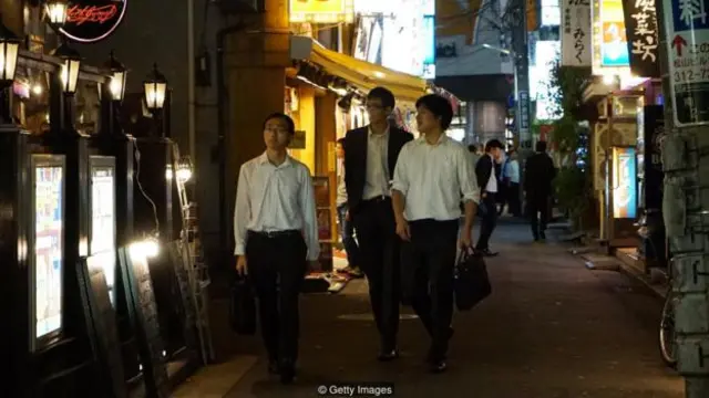 在傳統的日本職場等級制度中，正面反饋非常罕見(圖片來源：Getty Images)