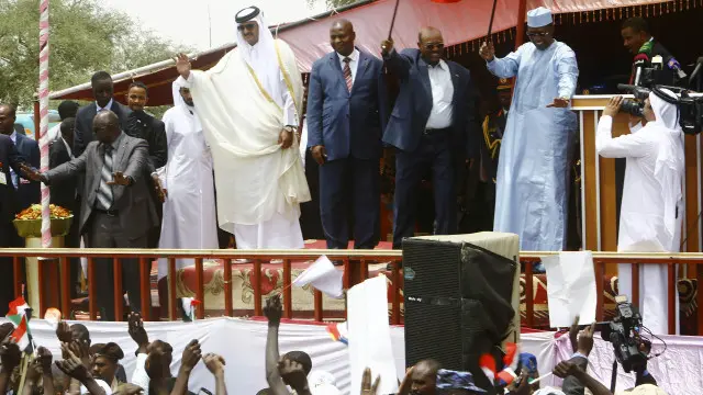 الرئيس البشير يجدد عفوه عن المتمردين إن وضعوا السلاح