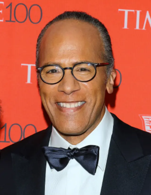 لستر هالت، گوینده شبکه ان‌بی‌سی این مناظره را مدیریت می‌کند