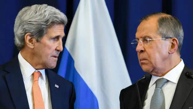 Ngoại trưởng Mỹ John Kerry và người đồng cấp Nga Sergei Lavrov