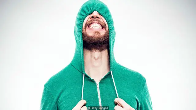 Menyembunyikan nama Anda atau menghapus akun Anda juga tidak membantu jika sudah terlanjur dapat masalah.