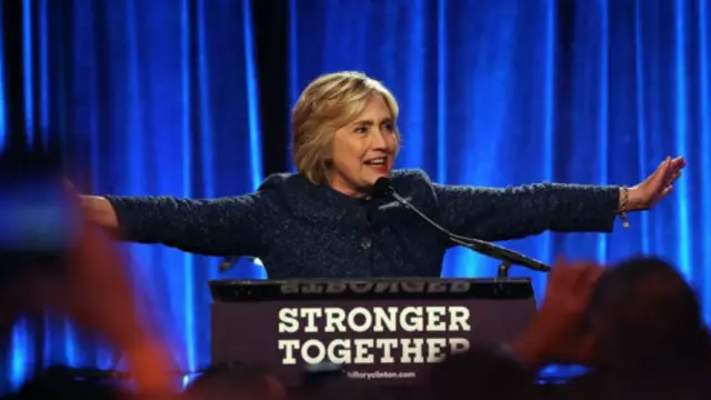 希拉里在纽约举行的LGBT筹款活动上