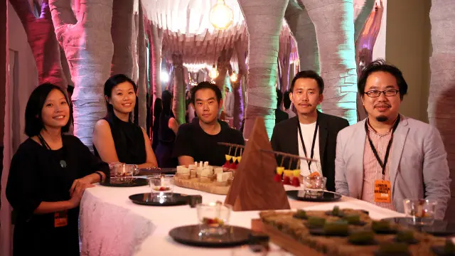 台灣Eatopia團隊成員（左起）專案經理/共同策展人張雅筑、策展人吳雅筑、執行主廚方柏儼、策展人曾熙凱、主辦方都市設計學會 cxcity代表蘇民。