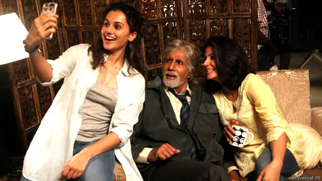 فلم پنک کی اوپننگ اچھی ہوئی ہے اور اس سے وابستہ افراد بہت خوش ہیں