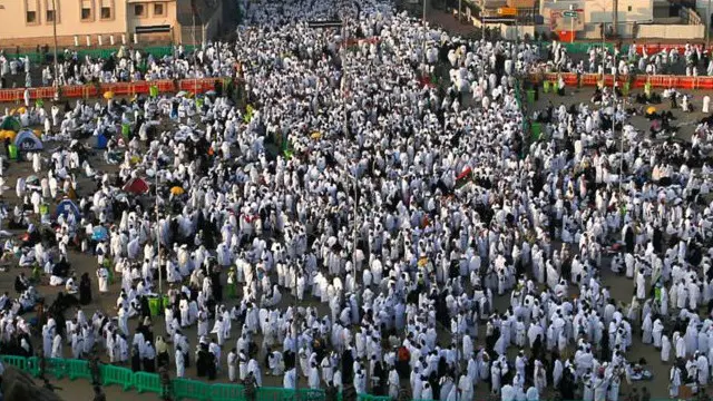 Pada 2016, kuota haji Indonesia dibatasi oleh pemerintah Arab Saudi sebanyak 168.000 orang.