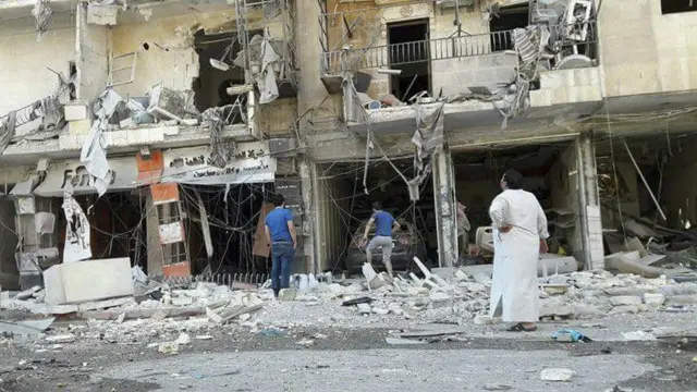 Tổ chức dân sự White Helmets cung cấp hình ảnh cho thấy không kích ở phía đông Aleppo hôm thứ Sáu 09/09