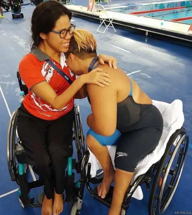 سنگاپور کی پیرالمپیئن یپ پن ژیو نے گوہ کے کانسی کے تمغے پر اپنی جذباتی تصویر پوسٹ کی