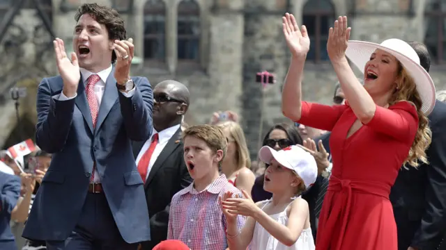 特鲁多一家在国庆日活动上（1/7/2016）