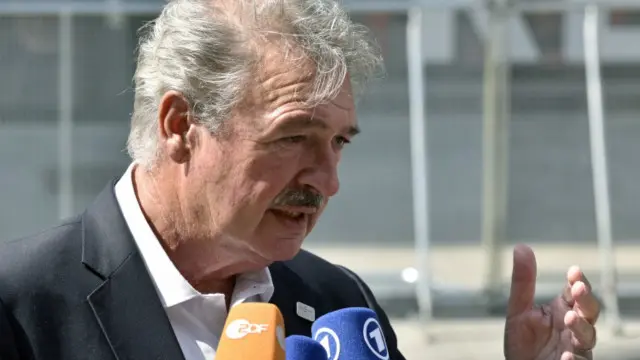 وزیر امور خارجه لوکزامبورگ گفته است "مجارستان از تیراندازی به سوی پناهجویان چندان فاصله ندارد"