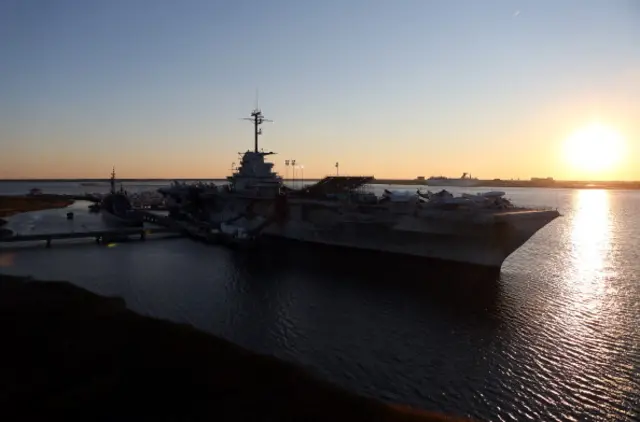 因为放错位置的“0”,导致整艘约克城号航空母舰(USS Yorktown)在演习中停止运转。(图片来源:Getty Images)