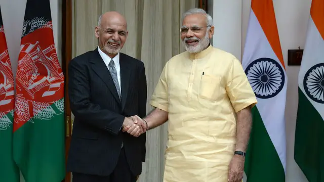 د هند د بهرنيو چارو د وزارت يوۀ چارواکي ورځپاڼې ته ويلي هند به د افغانستان په تړاو د کېدونکې دغې غونډې کوربه توب کوي چې روانه اوونۍ ولسمشر غني او لوموړي وزير مودي د خپلې کتنې پر مهال يې ورباندې خبرې وکړې.