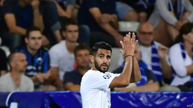 Dua dari tiga gol Leicester City dicetak gelandang asal Aljazair, Riyad Mahrez.