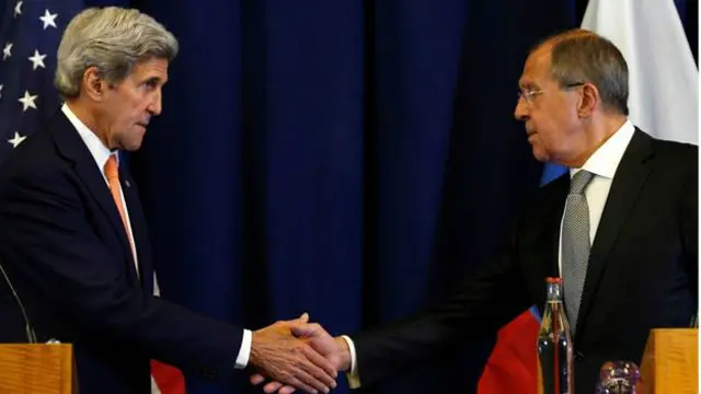 يقول كيري إن اتفاق الهدنة الذي توسط هو ولافروف لإبرامه لم ينهار.