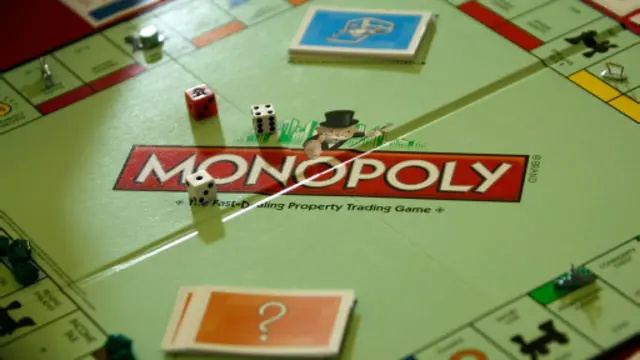 大富翁游戏里,开头就获得优势的人常常忽略他们的这一先发优势会造成不公平,他们认为自己的决策比较英明。(图片来源:Getty Images)