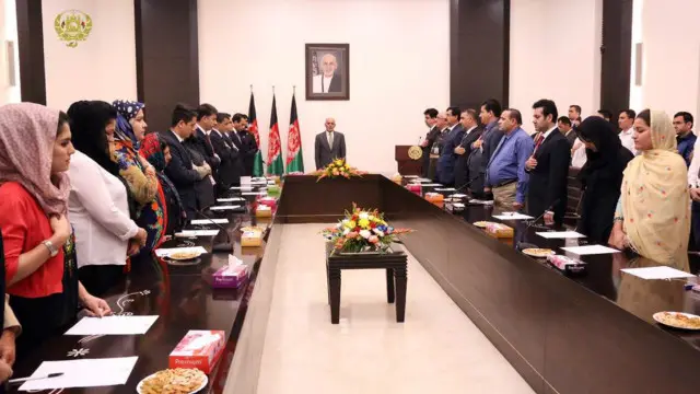 محمد اشرف غنی در دیدار با دانشجویان افغان در هند