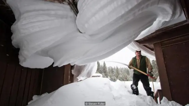  斯蒂芬·福勒負責在冬季守護黃石國家公園（圖片來源：Steven Fuller)