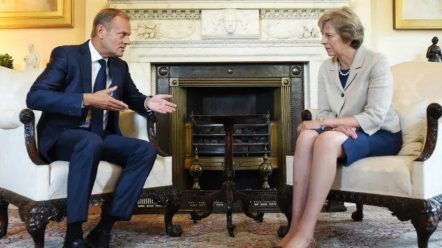 Президент Європейської ради Дональд Туск та прем'єр-міністр Британії Тереза Мей