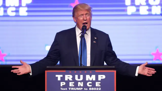 早些时候，《华盛顿邮报》获取的一段特朗普2005年的对话在美国引发强烈关注。