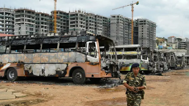 تمل ناڈو اور کرناٹک میں بسوں کو جلایا گیا، مسافروں کی پٹائی گئی اور پر تشدد مظاہرے ہوئے