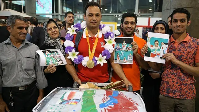 غلامرضا رحیمی برنده مدال طلای تیر و کمان