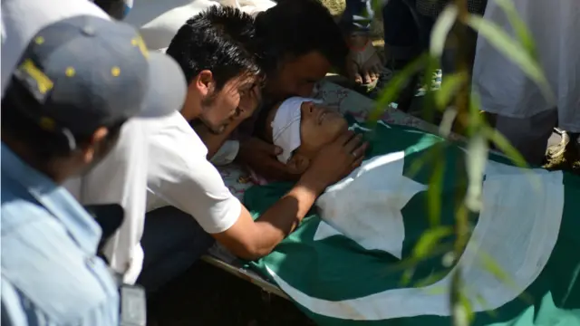 اطلاعات کے مطابق ہلاک ہونے والے بچے کی عمر 11 برس تھی۔