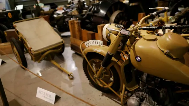 اس عجائب گھر میں ہر طرح کا فوجی سامان نمائش پر رکھا گیا تھا۔