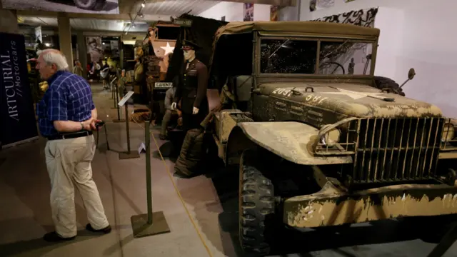 فرانسیسی شہر کیٹز میں واقع اس عجائب گھر میں زیادہ تر وہ فوجی سامان موجود ہے جو نارمنڈی کے مقام پر اتحادی افواج کے زیرِ استعمال تھا۔