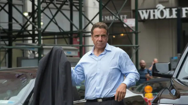 Thống đốc bang New York Andrew Cuomo nói hai quả bom có thiết kế tương tự nhau