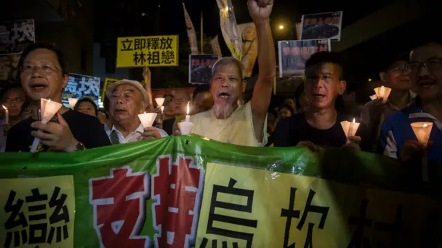 香港民主派示威者游行往中联办抗议陆丰警方暴力对待乌坎村民(19/9/2016)
