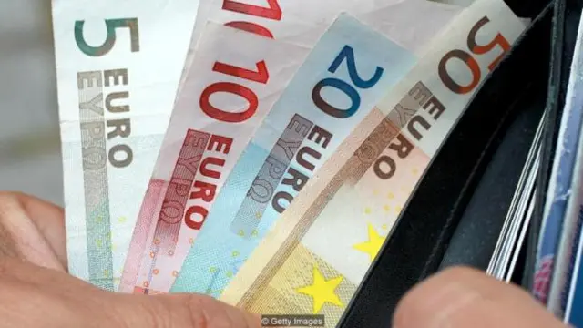 丽贝卡·赛尔福居住在瑞士苏黎世——瑞士法郎的汇率大涨令她在海外的收入大幅缩水(图片来源：Getty Images)