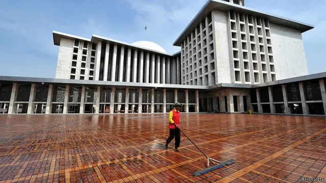 Meski disebut ‘Risalah Istiqlal’ acara tersebut ternyata tidak disetujui Imam Besar Masjid Istiqlal, Nasaruddin Umar.