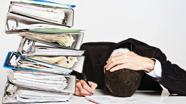 Burnout atau kelelahan berlebihan punya gejala yang mirip dengan depresi, meski ada perbedaannya.