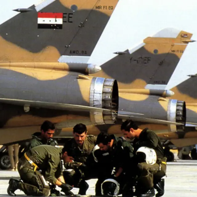 پیش از آغاز جنگ ایران و عراق و در سال ۱۳۵۷، نیروی هوایی عراق با کمک عربستان اقدام به خریداری جنگنده میراژ اف.۱ از فرانسه کرده بود تا بتواند از آن به عنوان رهگیر در مقابل اف-۱۴ های ایران استفاده کند. هرچند این میراژ اف.۱ نتوانست جز در دو مورد موفقیتی بر علیه اف-۱۴ های ایران کسب کند ولی این جنگنده و موشکهای اگزوسه آن کابوس نفتکشهای ایرانی در جنگ نفتکشها بودند. در این تصویر جنگنده های میراژ اف.۱ و خلبانانشان در پایگاه صدام دیده میشوند