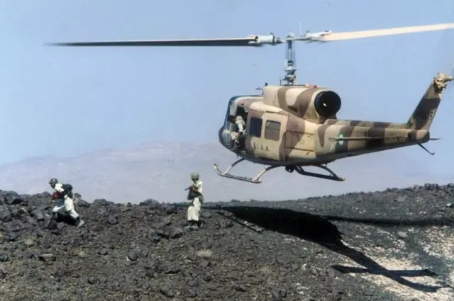 ستون فقرات ناوگان ترابری هوانیروز هلیکوپتر بل ۲۱۴آ ملقب به اصفهان بود که بطور گسترده از نخستین روز تا پایان جنگ با عراق استفاده شد؛ از امداد هوایی تا هلیبرن نیروها و حمل بار