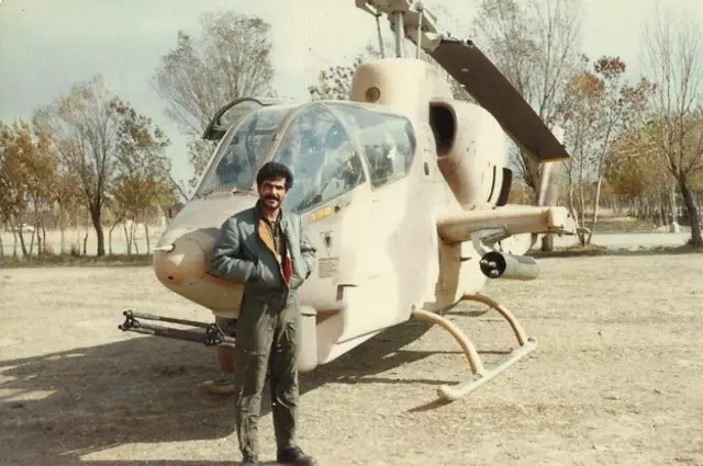 در میان خلبانان کبرا از ستوانیار نصیر رادفر به عنوان کسی یاد میشود که دقت هدفگیری او در شلیک موشک ضد زره تاو و ماوریک نظیر نداشت. او جان خود را در جنگ از دست داد اما هنوز به عنوان بیرقیبترین خلبان تاو زن هوانیروز شناخته میشود