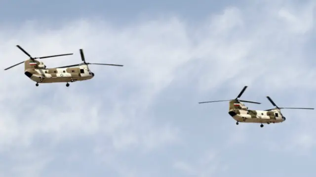 هنوز ۳۶ فروند هلیکوپتر شینوک در خدمت پایگاه چهارم پشتیبانی عمومی هوانیروز هستند که از این تعداد شماری به علت نبودن قطعه و بودجه برای اورهال زمینگیرند