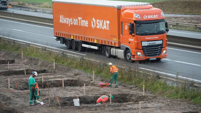 تمول بريطانيا المشروع