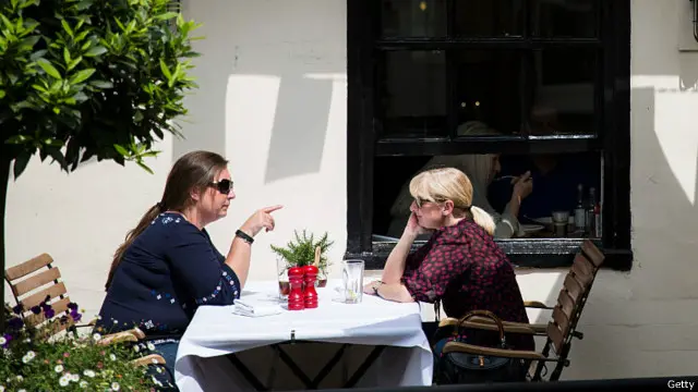 Mereka yang menanyakan tentang pekerjaan ke orang lain sebenarnya berupaya mengira-ngira status sosial orang itu, kata Ho Shee Wai.