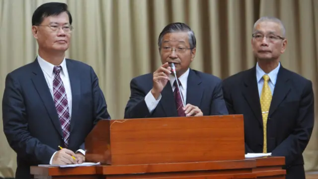 兆丰案爆发一个多月来在台湾引起许多怀疑，被蔡政府的金管会主委丁克华形容为＂天马行空＂