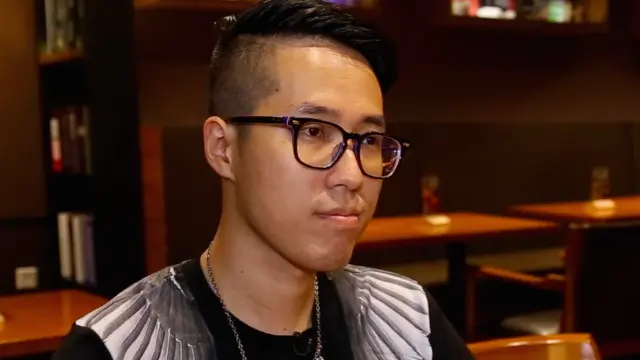 来自福州的郑凌劼。他每年网络购物消费超过50万元人民币。