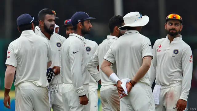 بھارت کا یہ 500 واں ٹیسٹ میچ تھا جس پر بھارتی کرکٹ شائقین اور ماہرین کی نظریں لگی ہوئی تھیں