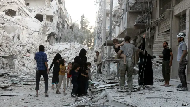 Gần hai triệu người ở Aleppo bị mất nước sinh hoạt và đứng trước nguy cơ mắc các bệnh truyền nhiễm do nước ô nhiễm, theo LHQ.