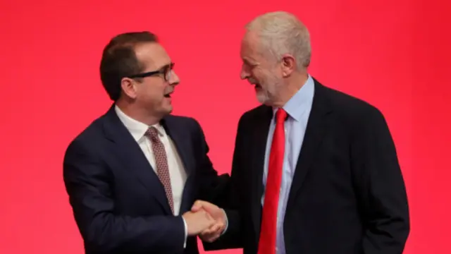 اوون اسمیت پیروزی جرمی کوربین را به او تبریک گفت