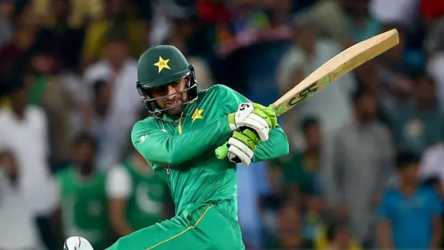 شعیب ملک 37 رنز بنا کر آخری اوور میں براوو کی گیند پر آؤٹ ہوئے۔ سرفراز احمد 46 اور عمر اکمل ایک رن کے ساتھ ناٹ آؤٹ رہے۔