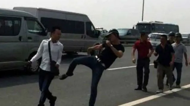 Phóng viên Quang Thế trong clip bị đánh