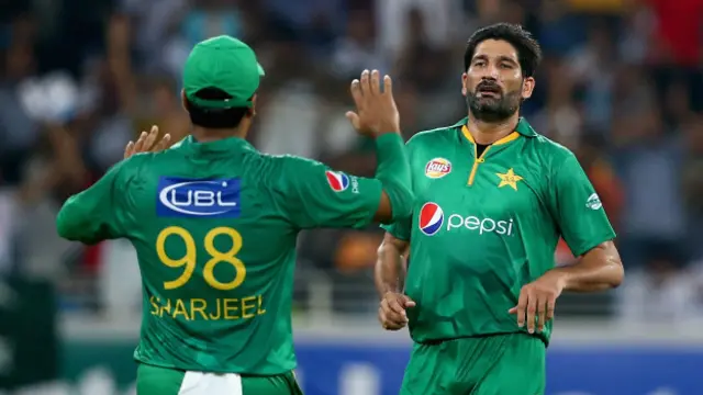 سہیل تنویر نے ٹی 20 بین الاقوامی میچوں میں 50 وکٹیں مکمل کیں۔ 