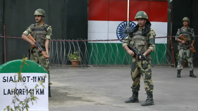 کشمیر پاکستان کی شہ رگ ہے اور ہندوستان کا اٹوٹ انگ