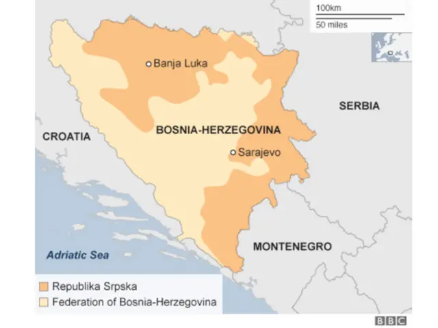 Peta Bosnia-Herzegovina yang menunjukkan dua entitas, yakni Republika Srpska dan Federasi Bosnia-Herzegovina.